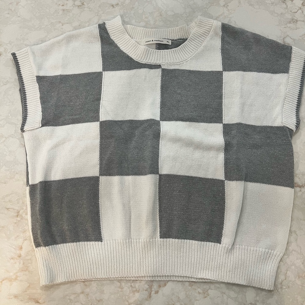 moon & madison Gray and White Crew Neck Sweater Vest